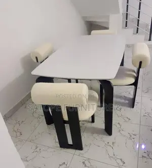 Luxury 4 Seaters Dining Table and Chairs