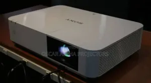 Sony 6400 Lumens Phz61