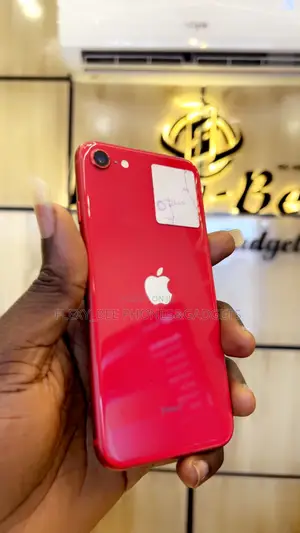Apple iPhone SE (2020) 64 GB Red