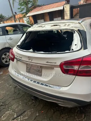 Gla250 2014 Front And Back Windscreen Glass Available