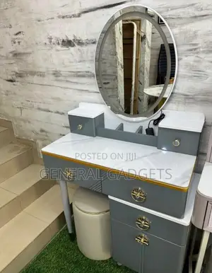 Luxurious Dressing Mirror Set