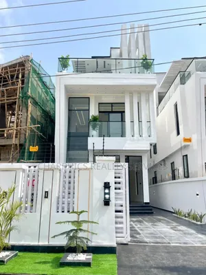 5bdrm Duplex in Chevron for sale
