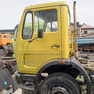 Mercedes Benz Truck (Cab and Chassis) 10 Tyres V8 (Foreign Used)