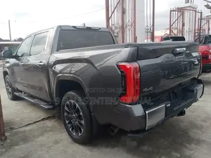 Toyota Tundra 2024 Gray