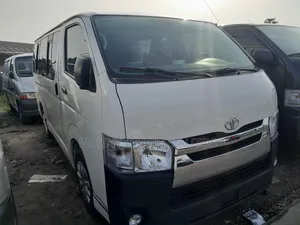 Toyota HiAce 2010 White
