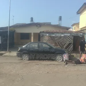 12bdrm Bungalow in Mangoro for sale