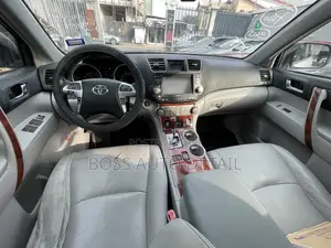 Toyota Highlander Limited 2011 White