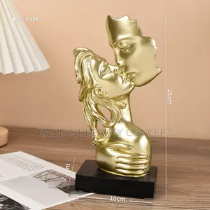 Nordic Simple Figure Couple Resin Craft