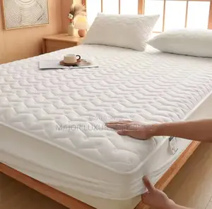 Water Resistance Bed Cover With 2 Pillow Case High Quality