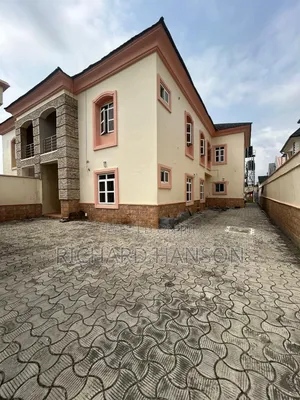 Commercial Building on 1050sqm in V.I for N6.5b