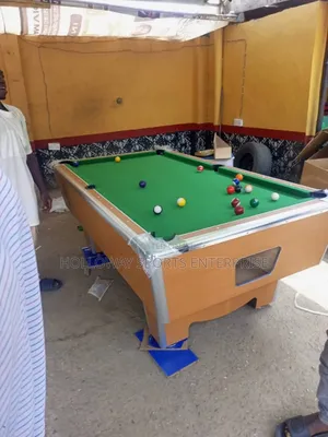 7ft Foreign British Marble And Coin Pool Table