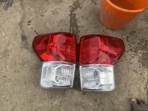 Tail Lights Toyota Tundra 2008