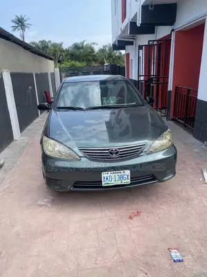 Toyota Camry LE 4dr Sedan (2.4L 4cyl 5A) 2005 Green