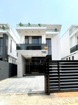5bdrm Duplex in Chevron for sale