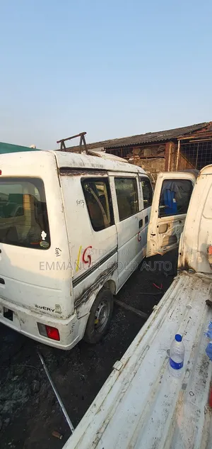 Suzuki APV Minibus 2010 White