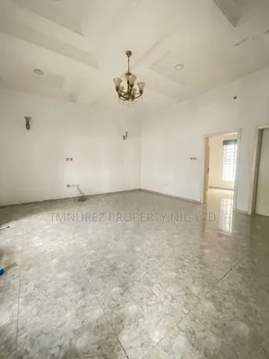 Mini Flat in Orchild Road, Chevron for rent