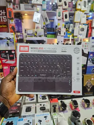Universal Tablet Bluetooth Rechargeable Keyboard With Trackpad