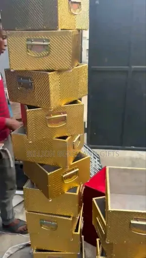 Luxury Hamper Box Maker
