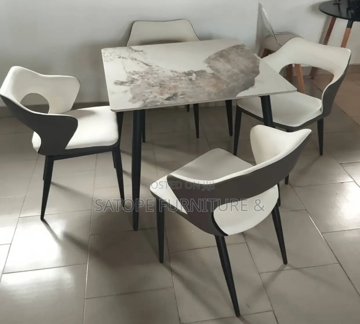 Simple Dining Set by 4