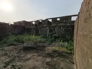 10bdrm Block of Flats in Ado-Odo/Ota for sale