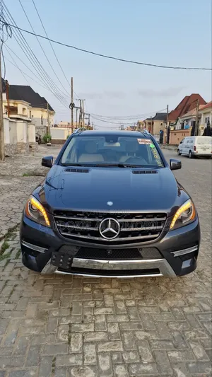 Mercedes-Benz M Class ML350 4MATIC 4dr SUV AWD (3.5L 6cyl 7A) 2015 Gray