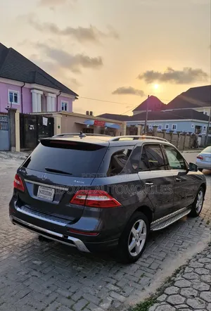 Mercedes-Benz M Class ML350 4MATIC 4dr SUV AWD (3.5L 6cyl 7A) 2015 Gray