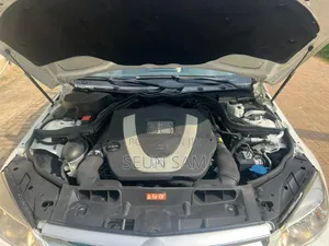 Mercedes-Benz C300 Luxury Sedan RWD (3.0L 6cyl 7A) 2010 White