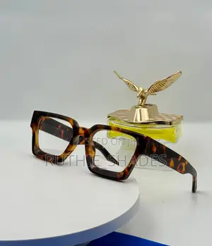 Gucci Eyewear Accessories