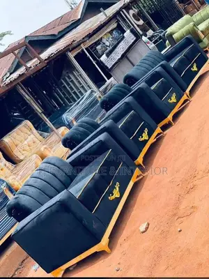 Round Back Block Chair