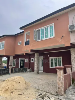 4bdrm Townhouse/Terrace in Lekki Gardans Phase for Sale