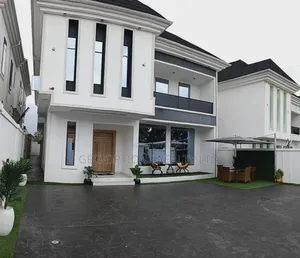 Luxury and Exquisitely Furnished Detached 5 Bedroom House