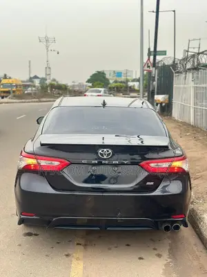 Toyota Camry SE (2.5L 4cyl 8A) 2019 Black
