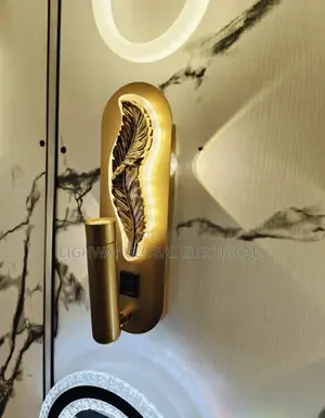 Feather  Nordic Wall Light With 360 Track