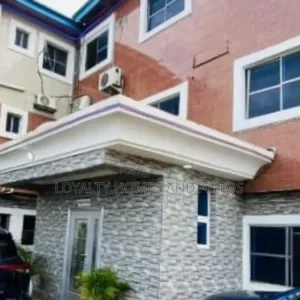 52 Rooms and Suite Hotel