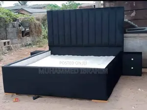 Black Bed Stand