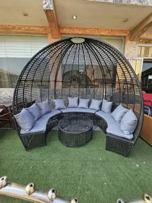 Outdoor Basket Cafe With Chairs