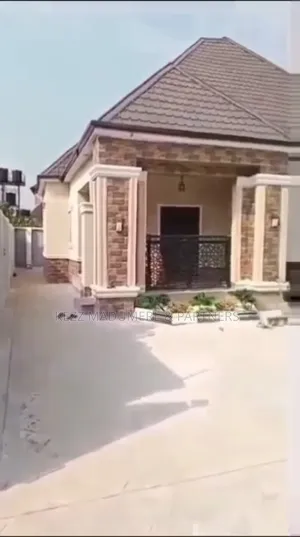 3bdrm Bungalow in Naze Near Human Race for sale