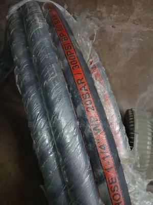 1 by 1⁄4 Industrial Black With Helix Wire Multipurpose Suction Hose