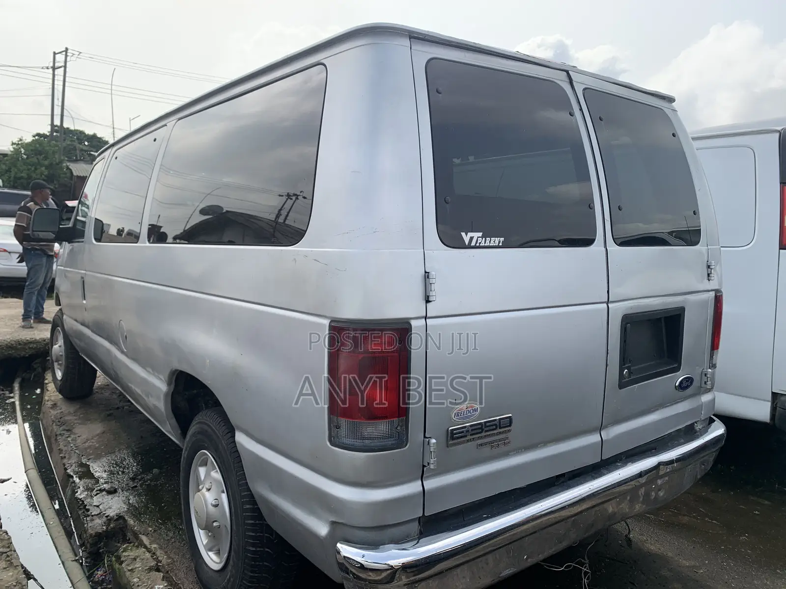 Ford E350 2007 Silver