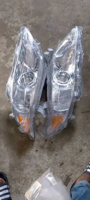 Set Of Head Lamp For Toyota Camry 2010