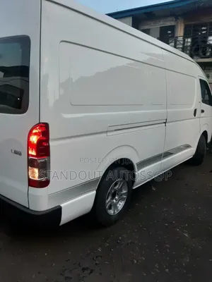 Toyota HiAce 2018 White