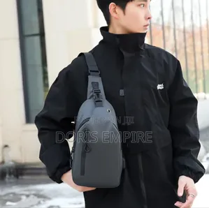 Qaulity Shoulder Bag Available