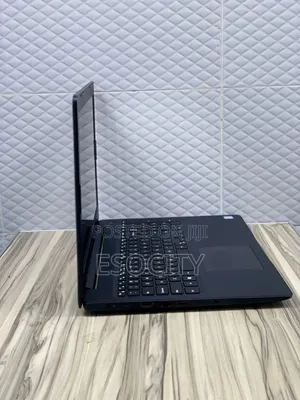 Laptop Dell Latitude 3590 16GB Intel Core i7 SSD 512GB