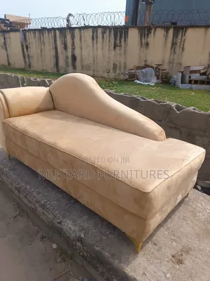 Quality Modern Upholstered Chaise Lounge Chair