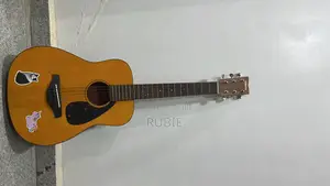 Yamaha Acoustic Guitar