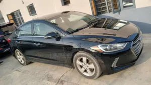Hyundai Elantra Limited Sedan FWD (2.0L 4cyl 6A) 2017 Black
