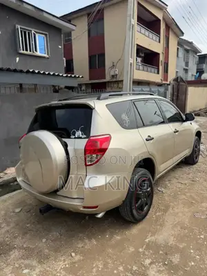 Toyota RAV4 2007 Gold