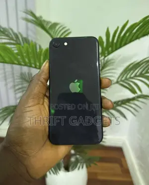 Apple iPhone SE (2020) 64 GB Black