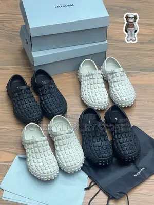 Balenciaga Quality Luxury Swift Tech Rifft
