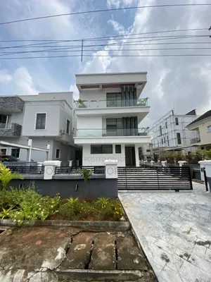 5bdrm Duplex in Osapa london for sale
